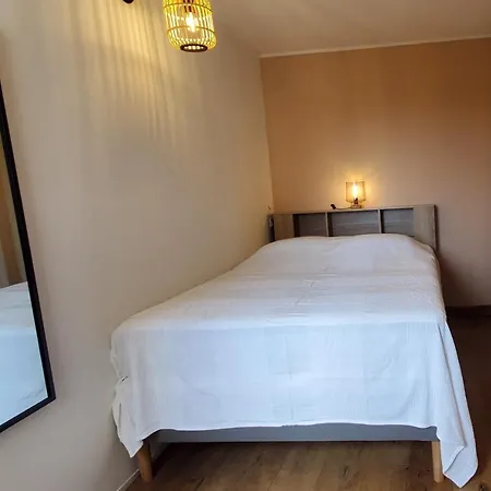 Modern T2 Near Train Station With Swimming Pool 아파트 Fréjus